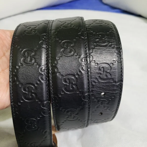 Gucci Black Leather Belt with Gold Buckle - Picture 8 of 10